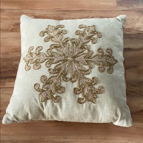 Square decorative pillow - Picture 4 of 8